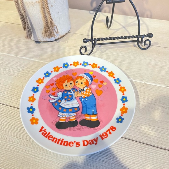 Raggedy Ann & Andy Valentines Day 1978 Plate - Picture 3 of 4